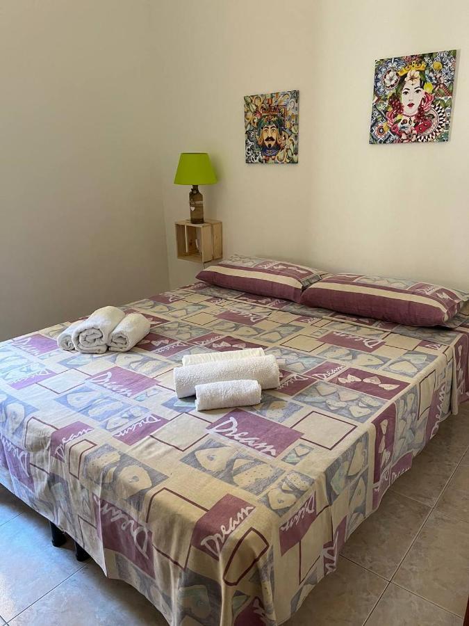 Al Cortile Di Maqueda Apartment ปาแลร์โม ภายนอก รูปภาพ