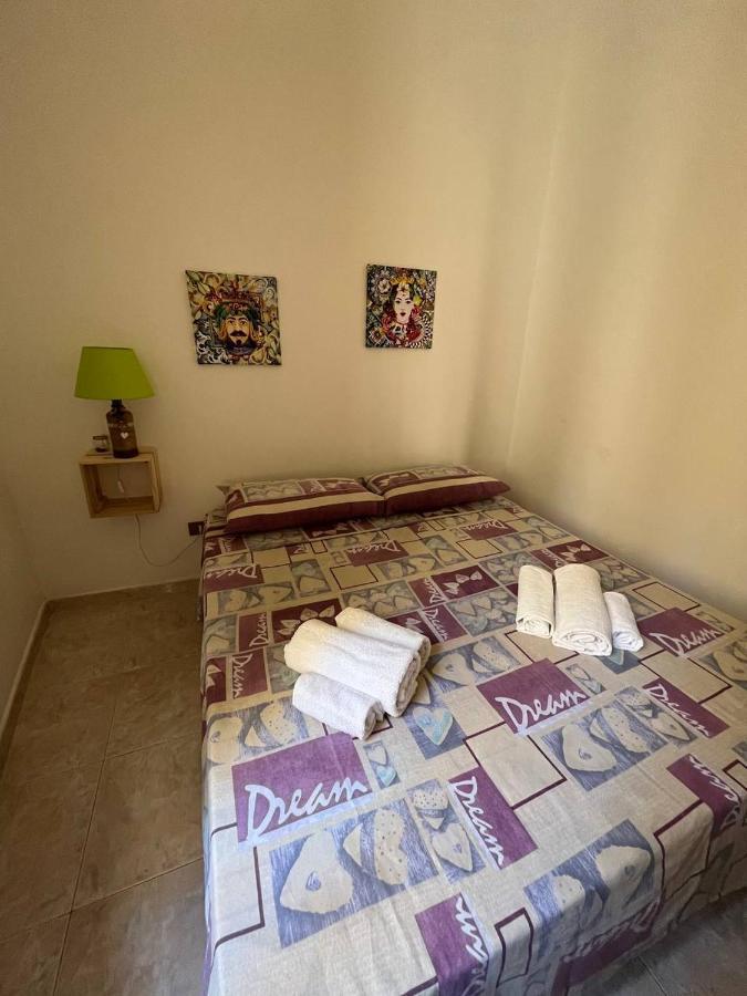 Al Cortile Di Maqueda Apartment ปาแลร์โม ภายนอก รูปภาพ