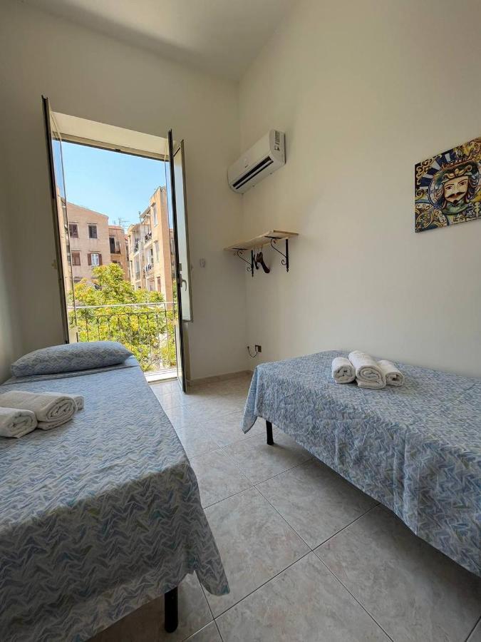 Al Cortile Di Maqueda Apartment ปาแลร์โม ภายนอก รูปภาพ