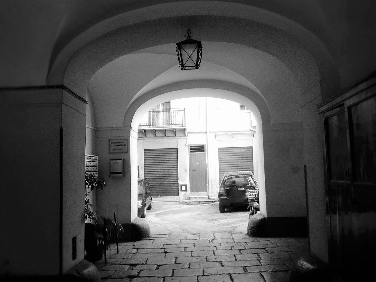 Al Cortile Di Maqueda Apartment ปาแลร์โม ภายนอก รูปภาพ
