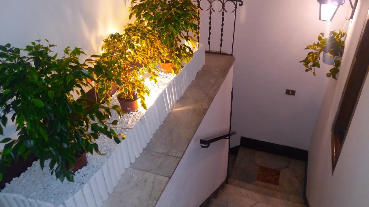 Al Cortile Di Maqueda Apartment ปาแลร์โม ภายนอก รูปภาพ