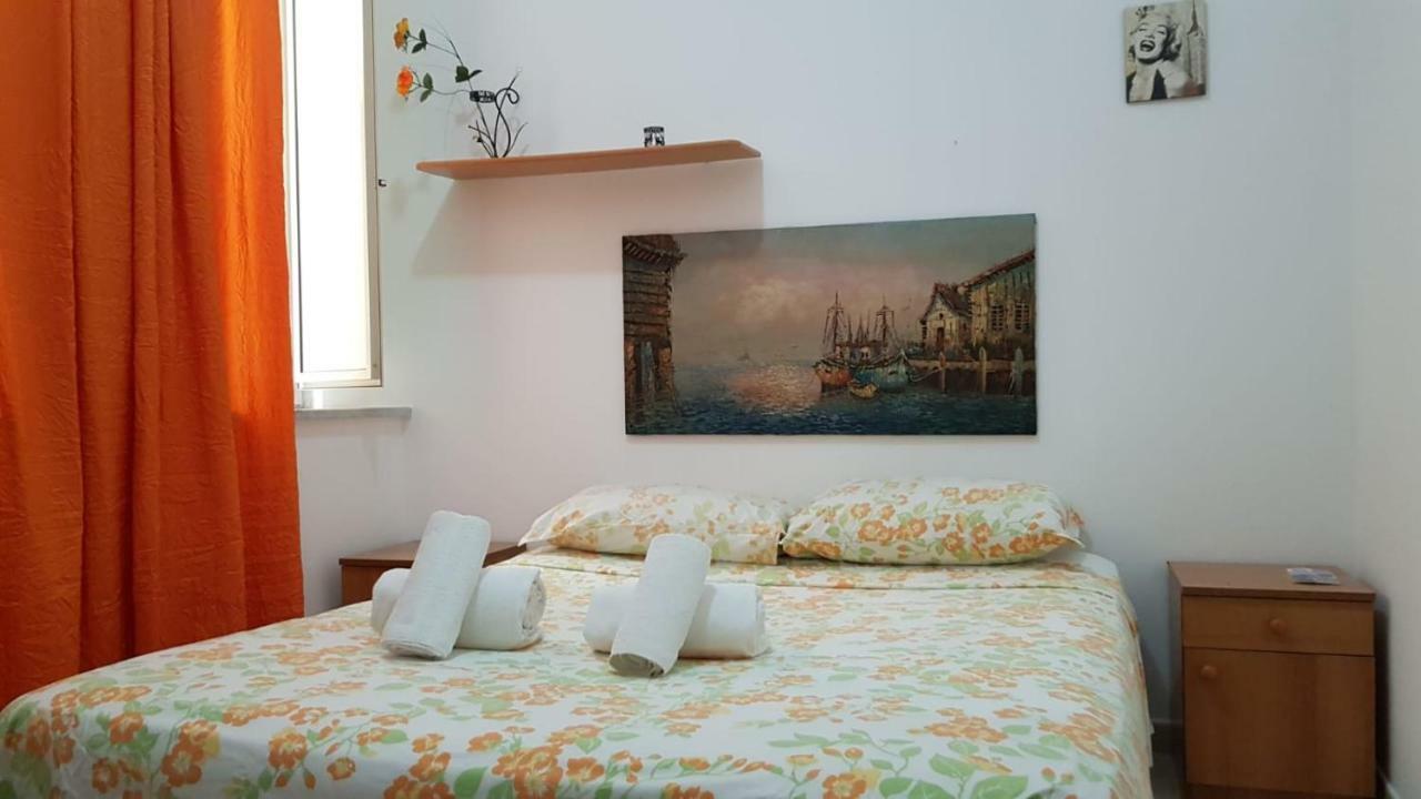 Al Cortile Di Maqueda Apartment ปาแลร์โม ภายนอก รูปภาพ